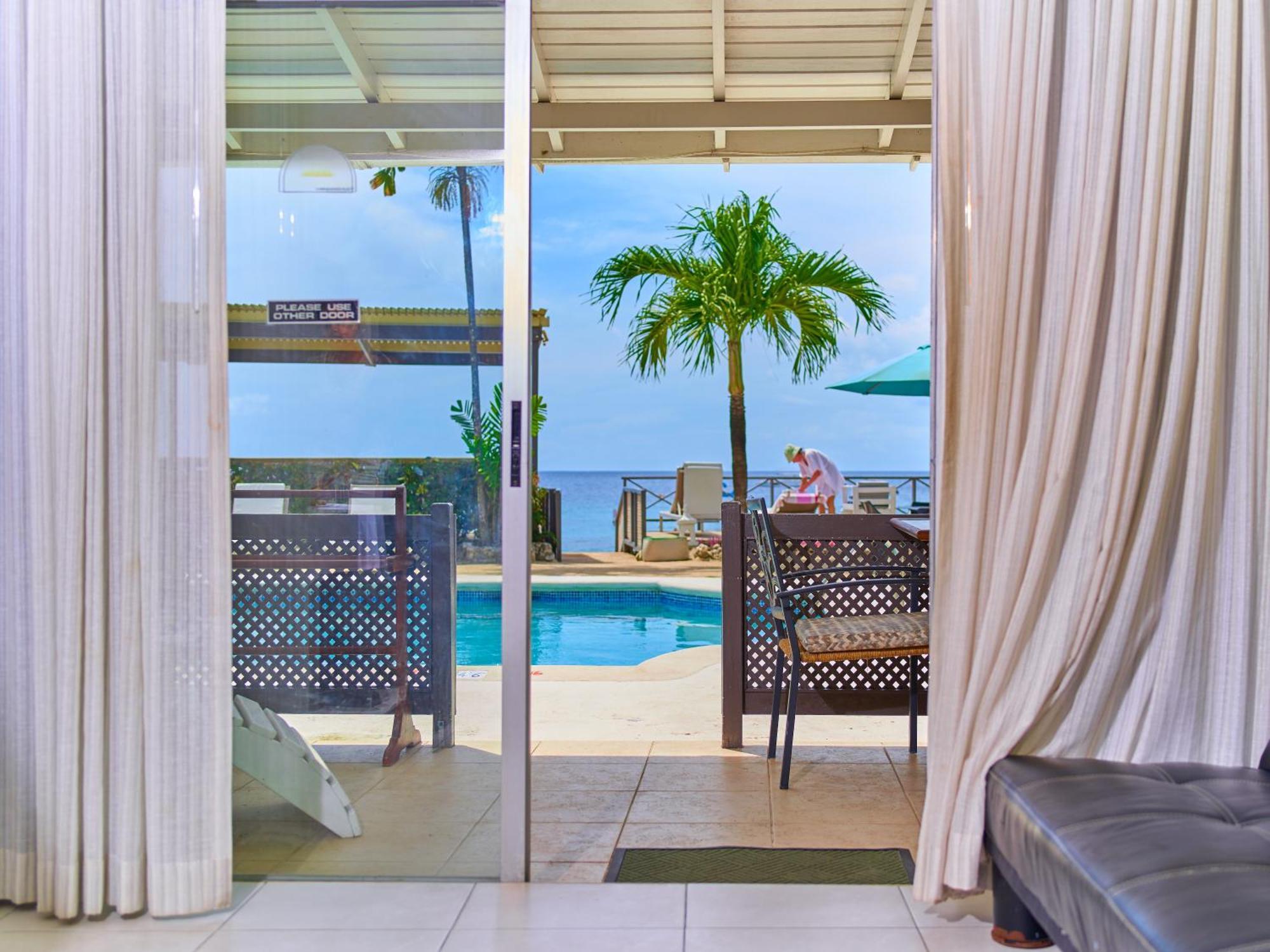 Tropical Sunset Beach Apartment Hotel Saint James Kültér fotó