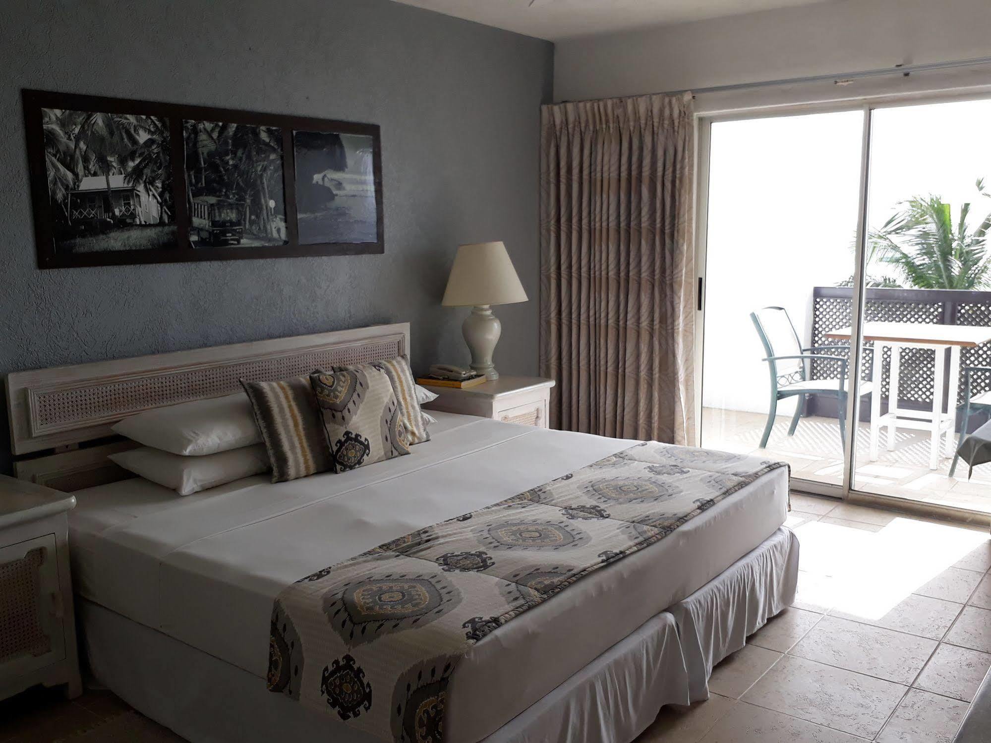 Tropical Sunset Beach Apartment Hotel Saint James Kültér fotó